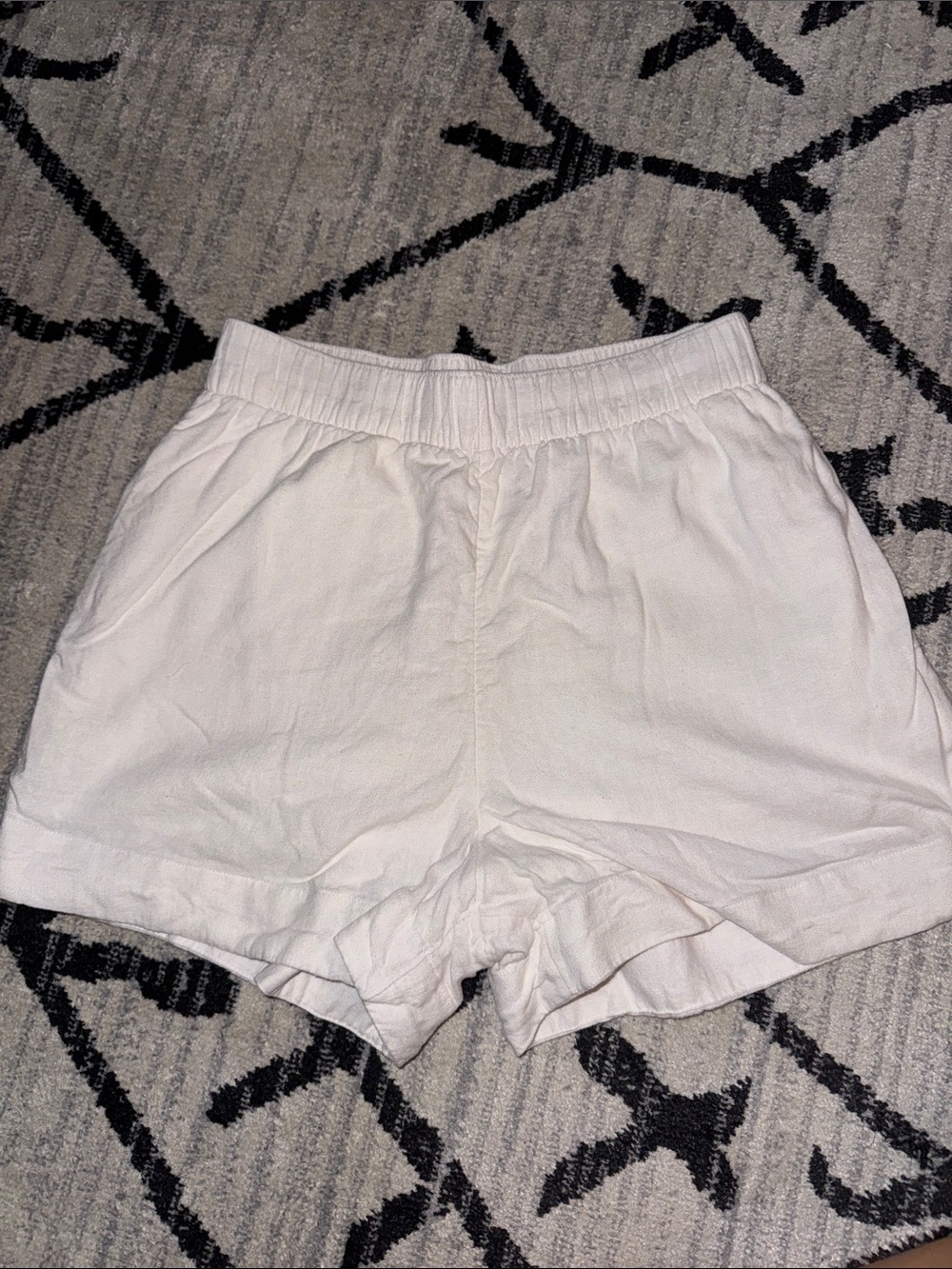 Abercrombie & Fitch White High-Waist Casual Shorts